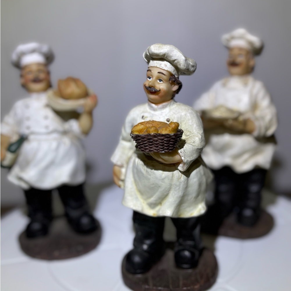 Charming Chef Figurine Set - White and Black